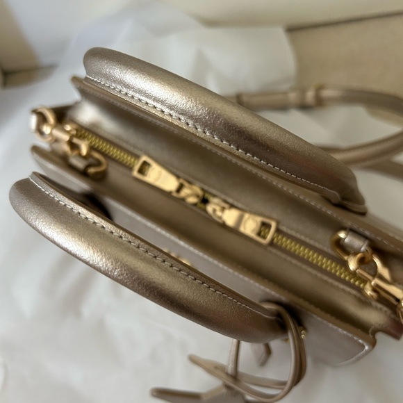 NWT Authentic Coach Andrea Carryall Pearlized Leather Light Champagne - Picture 4 of 13